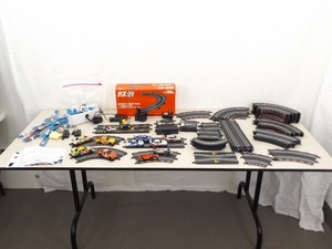 lot 83 image: 12 LIKE NEW&nbspCarrera and SCX Slot Cars and Track