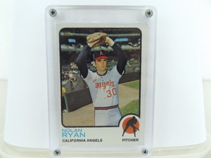 lot 94 image: 1973 Topps #220 Nolan Ryan Baseball Card In Screwed Hard Case
