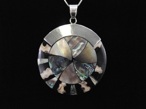 lot 54 image: .925 Sterling Silver Inlayed Abalone Tribal Disc Pendant Necklace