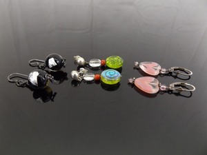 lot 67 image: 3 Pairs of .925 Sterling Silver Art Glass Earrings