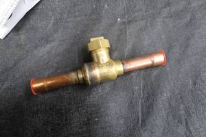 lot 47 image: BALL VAVLE FULL PORT