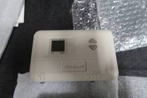 lot 62 image: THERMOSTATS