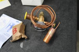 lot 75 image: EXPANSION VALVE