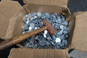 lot 121 image: INSULATION FASTONERS