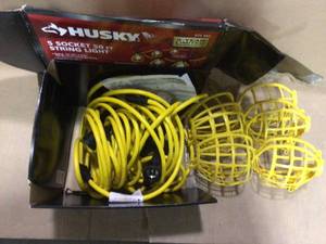 Husky 5 Socket 50 FT String Light see pictures