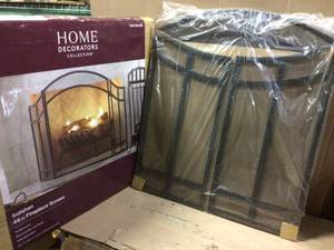 lot 40 image: Home Decorators Collection Salishan 3-Panel Fireplace Screen not used see pictures