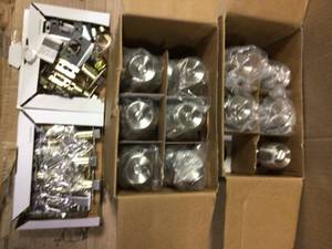 lot 96 image: Brandywine Stainless Steel Bed and Bath Door Knob Contractor Pack (6-Piece) by Defiant see pictures