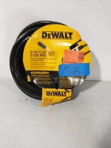 lot 52 image: DEWALT 516 in. x 25 ft. 3700 psi ReplacementExtension Hose