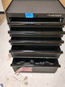 lot 88 image: HUSKY 27 in. W 5-Drawer Rolling Cabinet Tool Box Chest in Textured Black