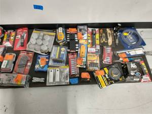 lot 13 image: BOX ASSORTED SMALL TOOL AND HARDWARE
