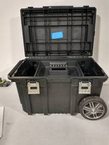 lot 70 image: HUSKY TOOL BOX