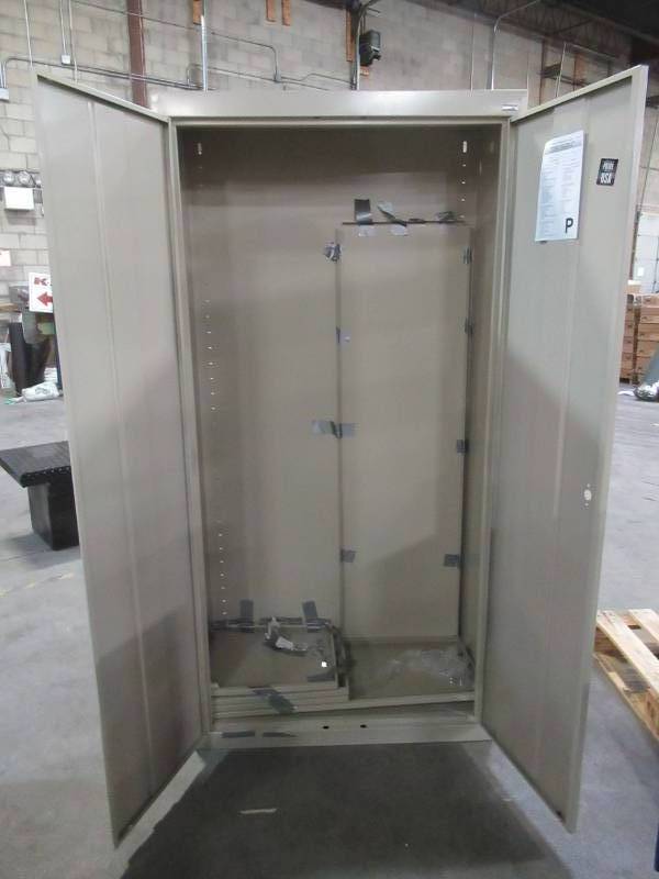 lot 406 image: Sandusky 72 in. H x 36 in. W x 18 in. D Steel 5-Shelf Quick Assembly Freestanding Storage Cabinet in Putty, RTA-7000-07 - Missing Locking Handle and Rod.