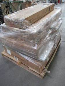 lot 416 image: WHOLESALE MIXED PALLET OF MISCELLANEOUS INDOOR FURNITURE