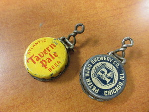 lot 309 image: VINTAGE BEER CAPS
