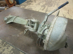 lot 320 image: JOHNSON HD-25 OUTBOARD MOTOR