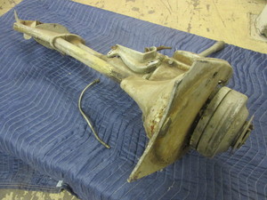lot 323 image: EVINRUDE OUTBOARD MOTOR