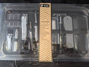 lot 311 image: Mens Grooming Kit