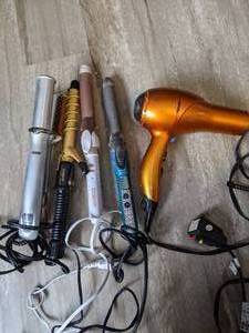 lot 324 image: Assortment of Hair Styling Tools