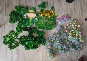 lot 336 image: Holiday Decorations St. Patricks Day, Valentines, Easter