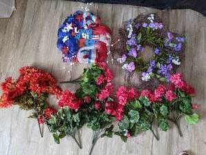 lot 341 image: Lot of Plastic Flowers & Patriotic Wreath