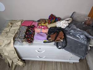 lot 360 image: Purses, Umbrellas & Closet Organization Supplies