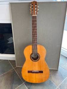 lot 14 image: Vintage Vicente Sanchis Acoustic Guitar Made In Spain