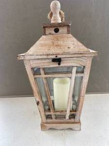 lot 18 image: Wood Decorative Home Decor Candle Holder See Photos