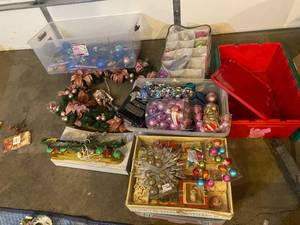 lot 50 image: Large Lot of Christmas Decor