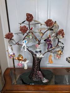 lot 147 image: 24 Sculptural Metal Tree w Ornaments