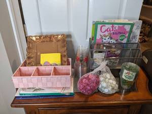 lot 150 image: Assorted Organizational and Crafty Items