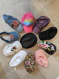 lot 419 image: Lot of 11 Womens Hats