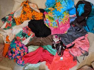 lot 433 image: Lot of Womens Swimwear & Coverups