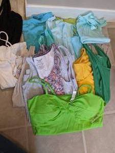 lot 439 image: Lot of 16 Womens Tanktops