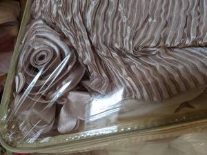 lot 441 image: Light Pink Satin King Size Comforter Set
