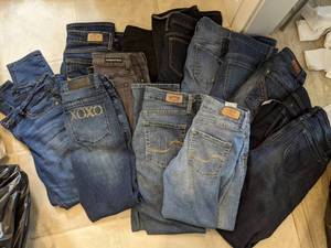 lot 444 image: 14 Pairs of Ladies Jeans - Sizes 4 & 6