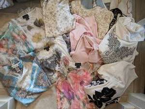 lot 447 image: Lot of Womens tops - Size Medium