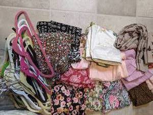 lot 451 image: Lot of Leggings & Non-Slip Hangers