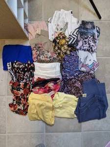 lot 452 image: Lot of Leggings & Jeggings