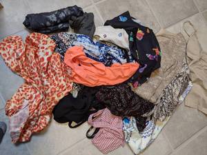 lot 456 image: Womens Tanktops and Workout Clothes