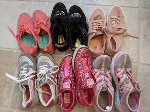 lot 413 image: Six Pairs of Womens Size 8 Pink & Black Sneakers