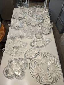 lot 102 image: Vintage 1950s Era 17 pc. Glassware Lot Believed To Be Fostona Colony Swirl Pattern