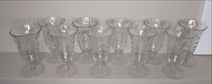 lot 104 image: Vintage Drinkware Some Cracks & Chips See Photos