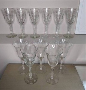 lot 107 image: Lot of Decorative Glasses
