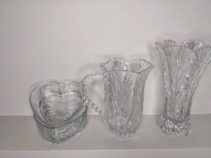 lot 110 image: Decorative Glass