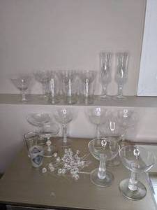 lot 117 image: Assorted Glass Barware and Cocktail Picks