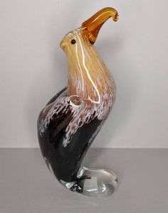 lot 126 image: Fifth Avenue Crystal Blown Glass Bird figurine