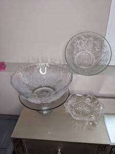 lot 128 image: Glass Punch Bowls & Platters