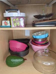 lot 529 image: Contents of Cupboard see photos
