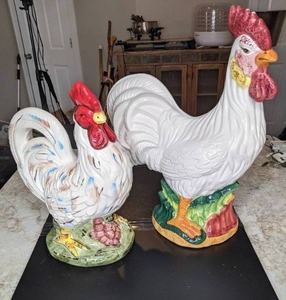 lot 533 image: Pair of Decorative Ceramic Roosters
