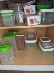 lot 534 image: Contents of Cupboard Food Storage